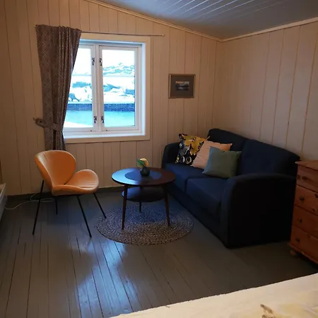 Kaikanten Rorbuer بيت خشبي Sennesvik